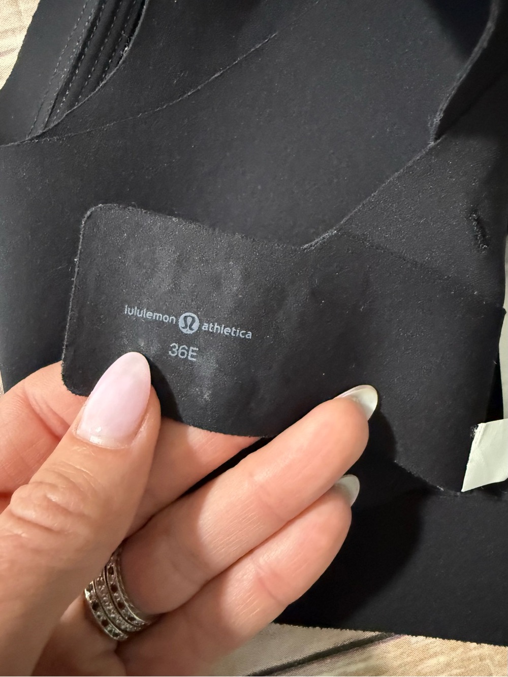 lululemon athletica Enlite Black Wireless Seamless Bra size 36E EUC - Picture 4 of 8